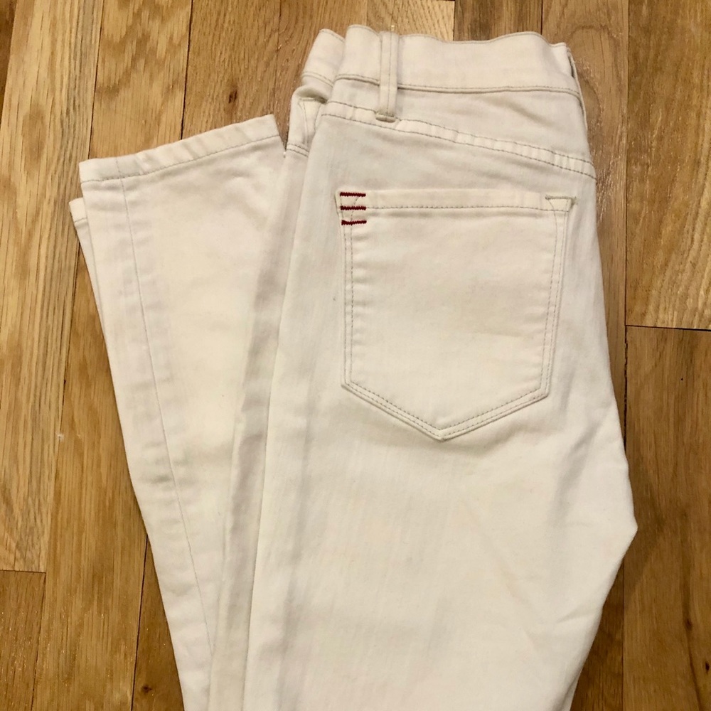 White skinny jeans